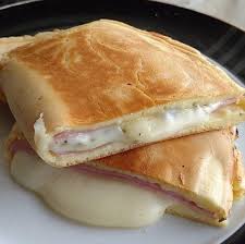 Foto real de Tostadito de jamón y queso del catálogo web de Justo Refuerzos.